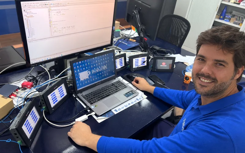Ingeniería: programación de PLC y pantallas