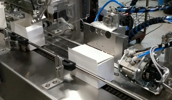 Encajado automático de producto